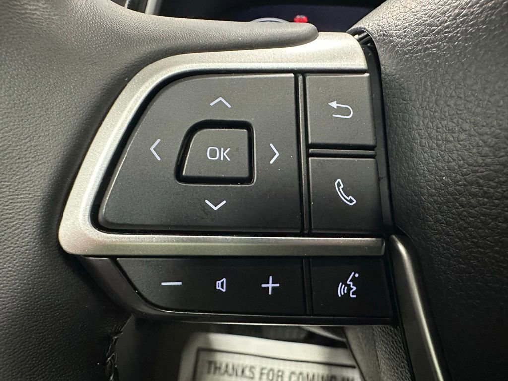 Used 2025 Toyota Highlander XSE AWD/4WD image 19