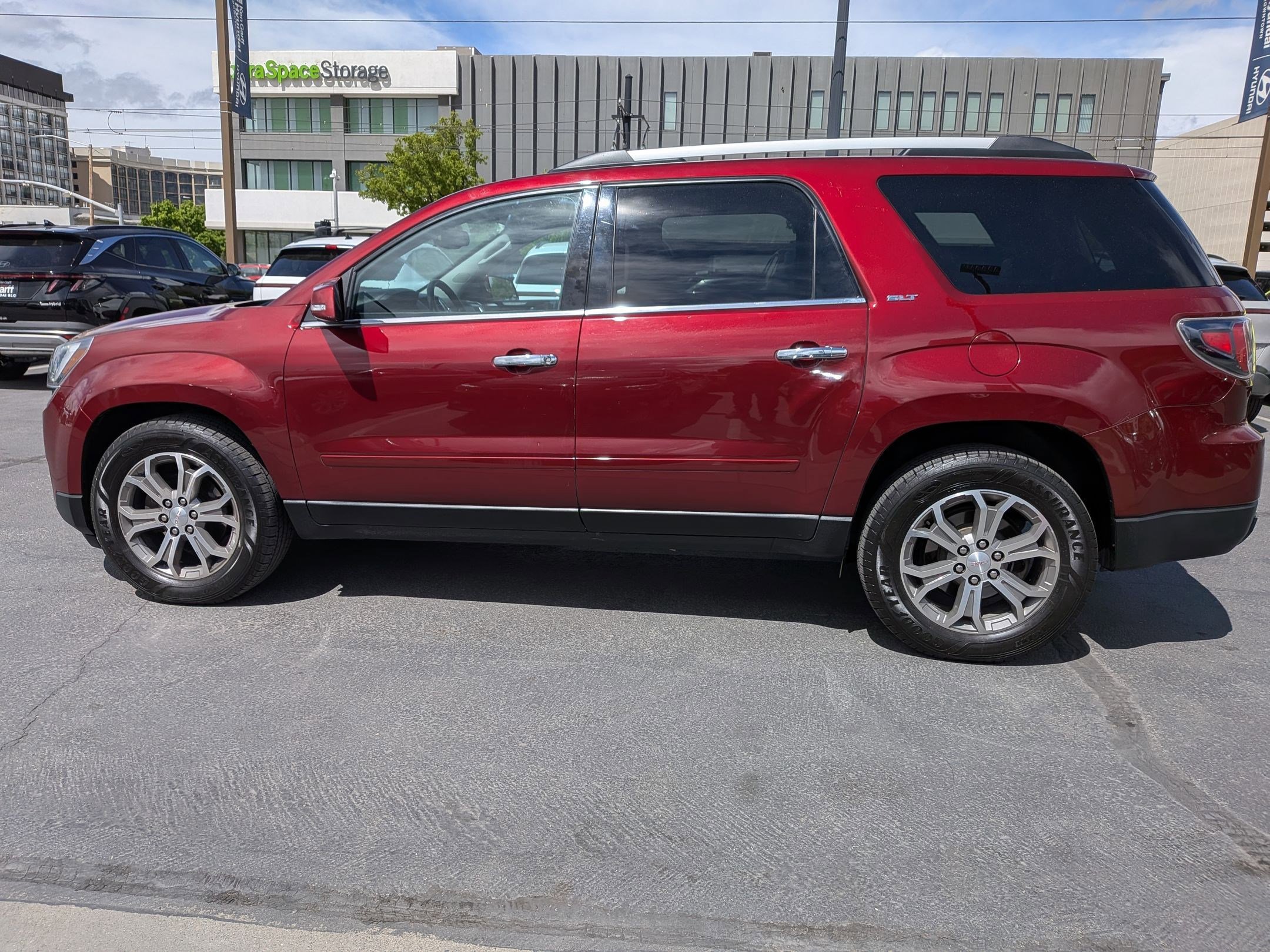 Used 2016 GMC Acadia SLT image 9