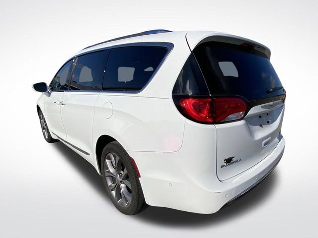 Used 2019 Chrysler Pacifica Limited w/ Tire & Wheel Group image 6