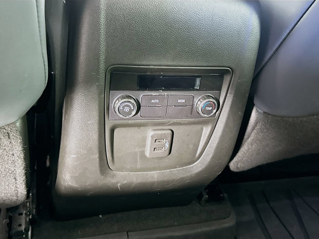 Used 2024 Buick Enclave Essence w/ Sport Touring Edition FWD image 33