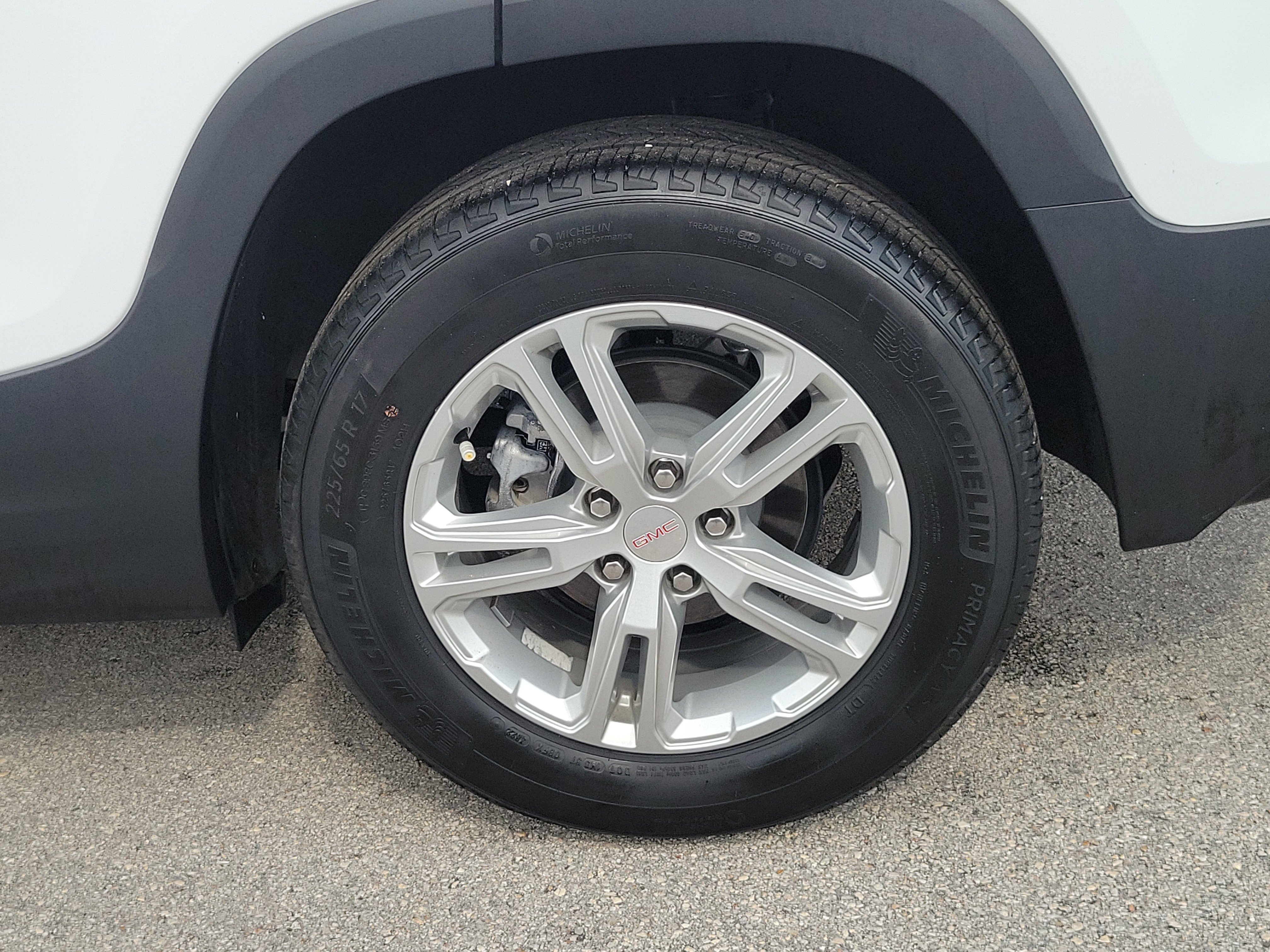 Used 2023 GMC Terrain SLE image 25