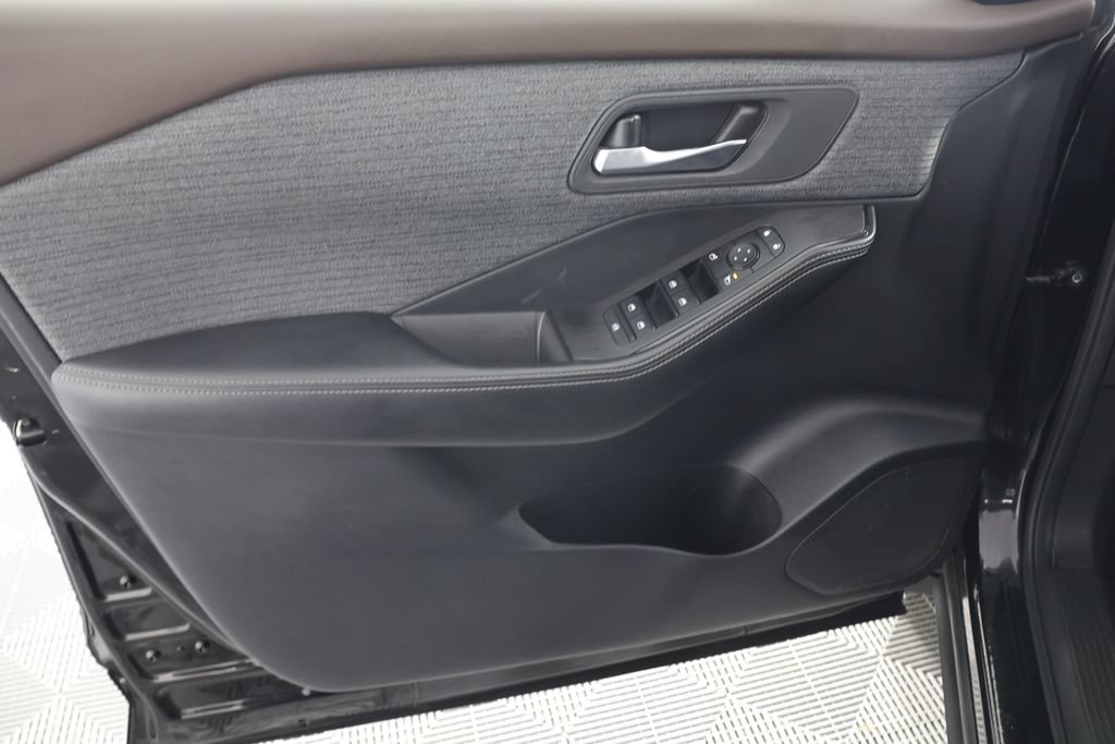 Used 2023 Nissan Rogue SV AWD/4WD image 23