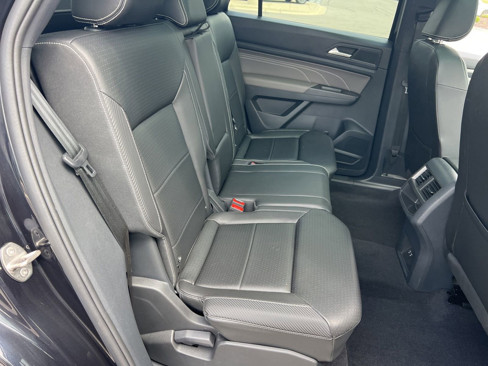 Certified 2023 Volkswagen Atlas Cross Sport SEL R-Line AWD/4WD image 41