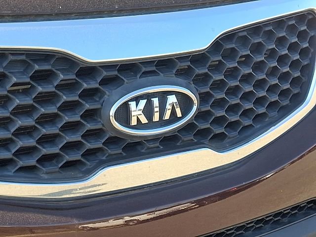 Used 2012 Kia Sorento LX w/ Third Row Pkg image 9