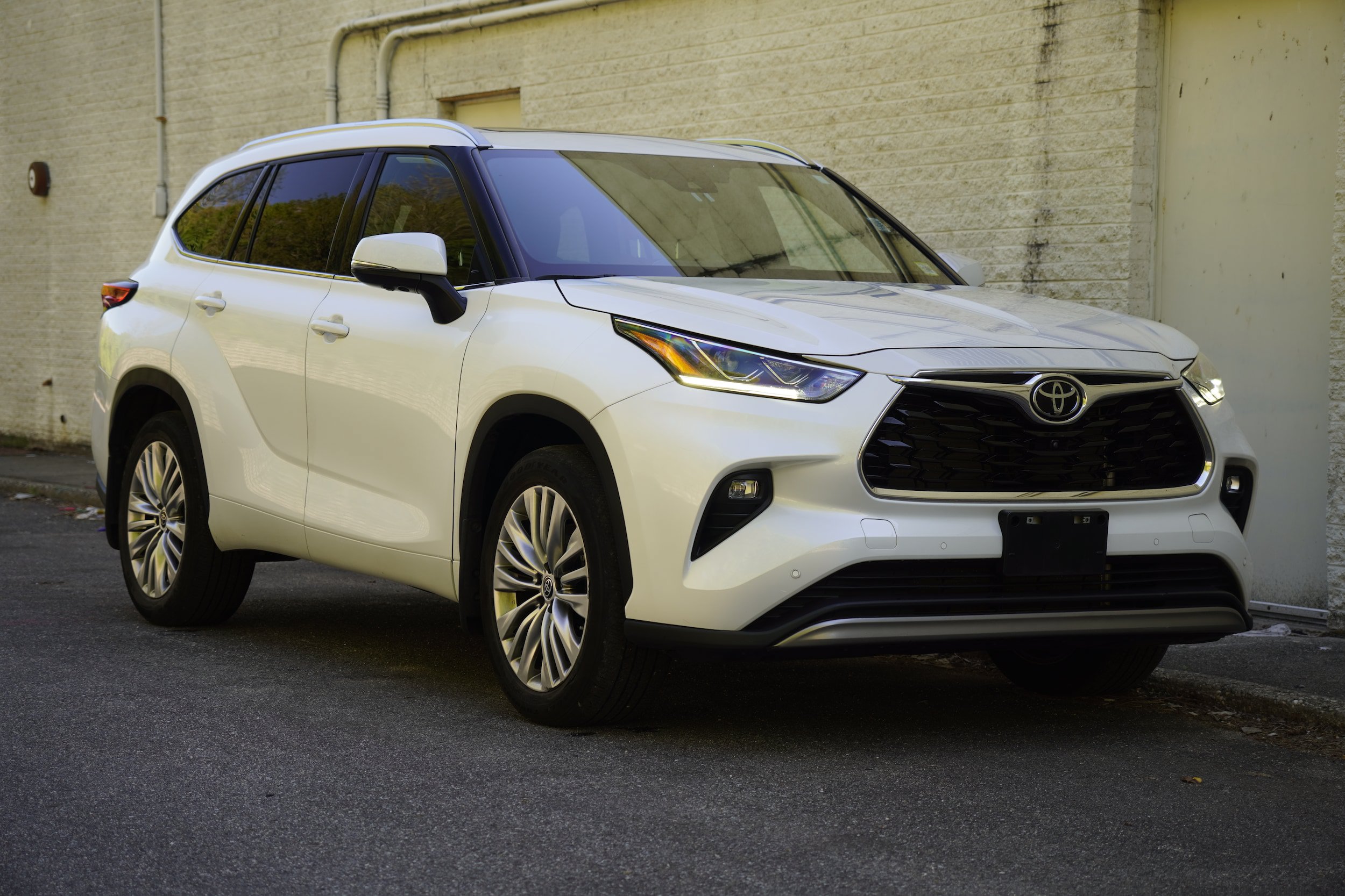 Used 2023 Toyota Highlander Platinum AWD/4WD image 9