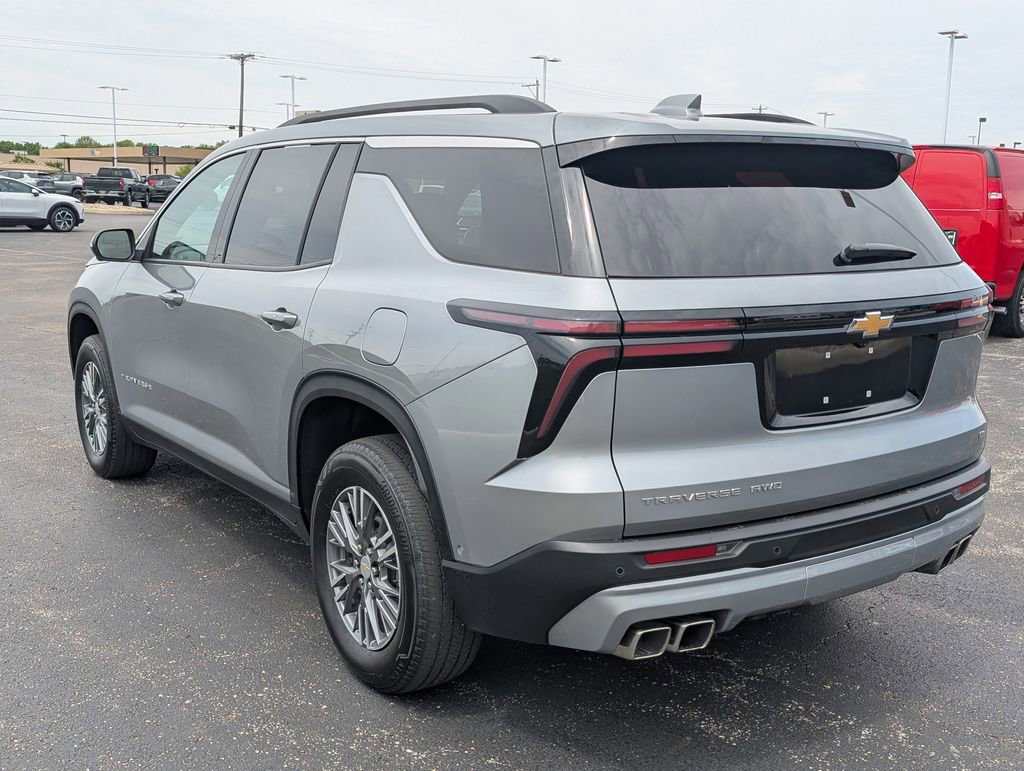 Used 2024 Chevrolet Traverse LT w/ Enhanced Driving Package AWD/4WD image 5