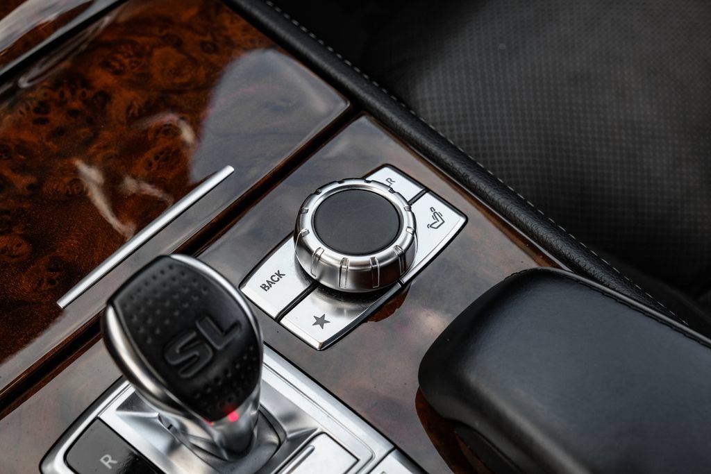Used 2014 Mercedes-Benz SL 550 image 24