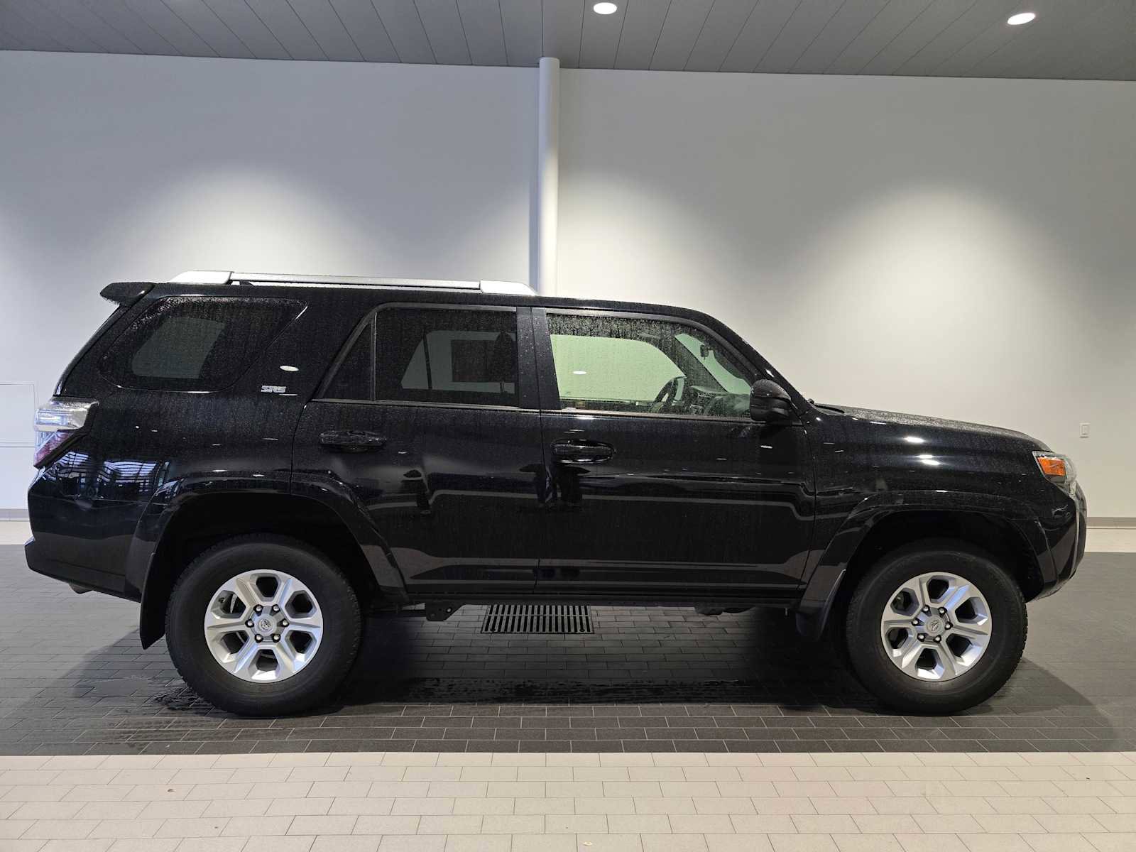 Used 2015 Toyota 4Runner SR5 image 6