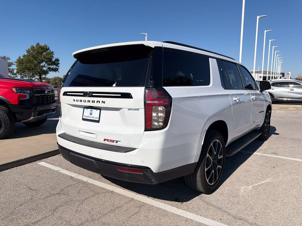 Used 2024 Chevrolet Suburban RST w/ Luxury Package AWD/4WD image 3
