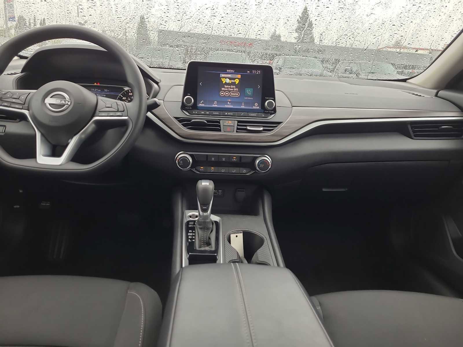 Used 2025 Nissan Altima 2.5 SV FWD image 18