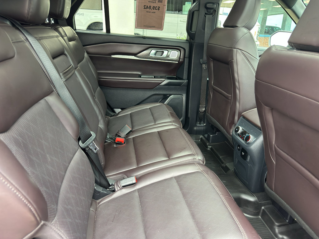 Used 2025 Ford Explorer Platinum AWD/4WD image 34