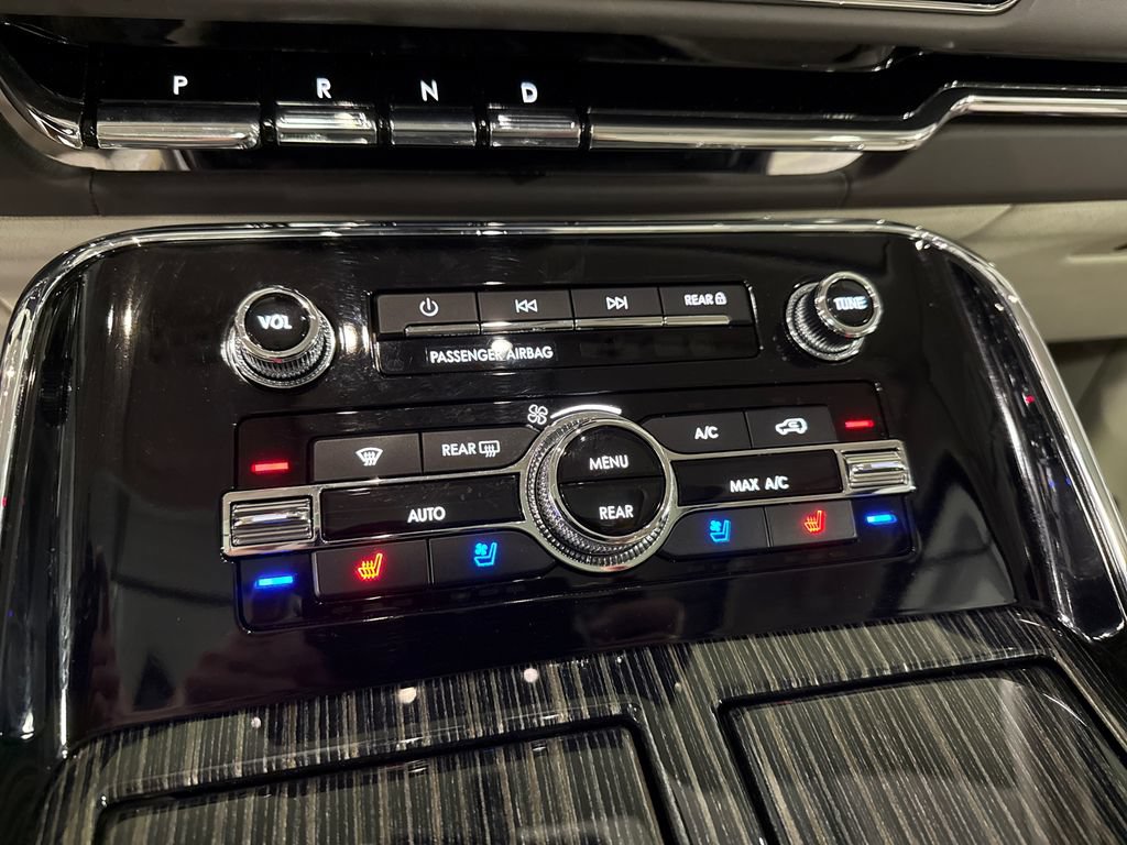 Used 2024 Lincoln Navigator L Black Label AWD/4WD image 18