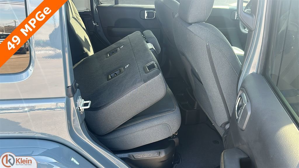 Used 2025 Jeep Wrangler Unlimited Sahara w/ Safety Group image 31