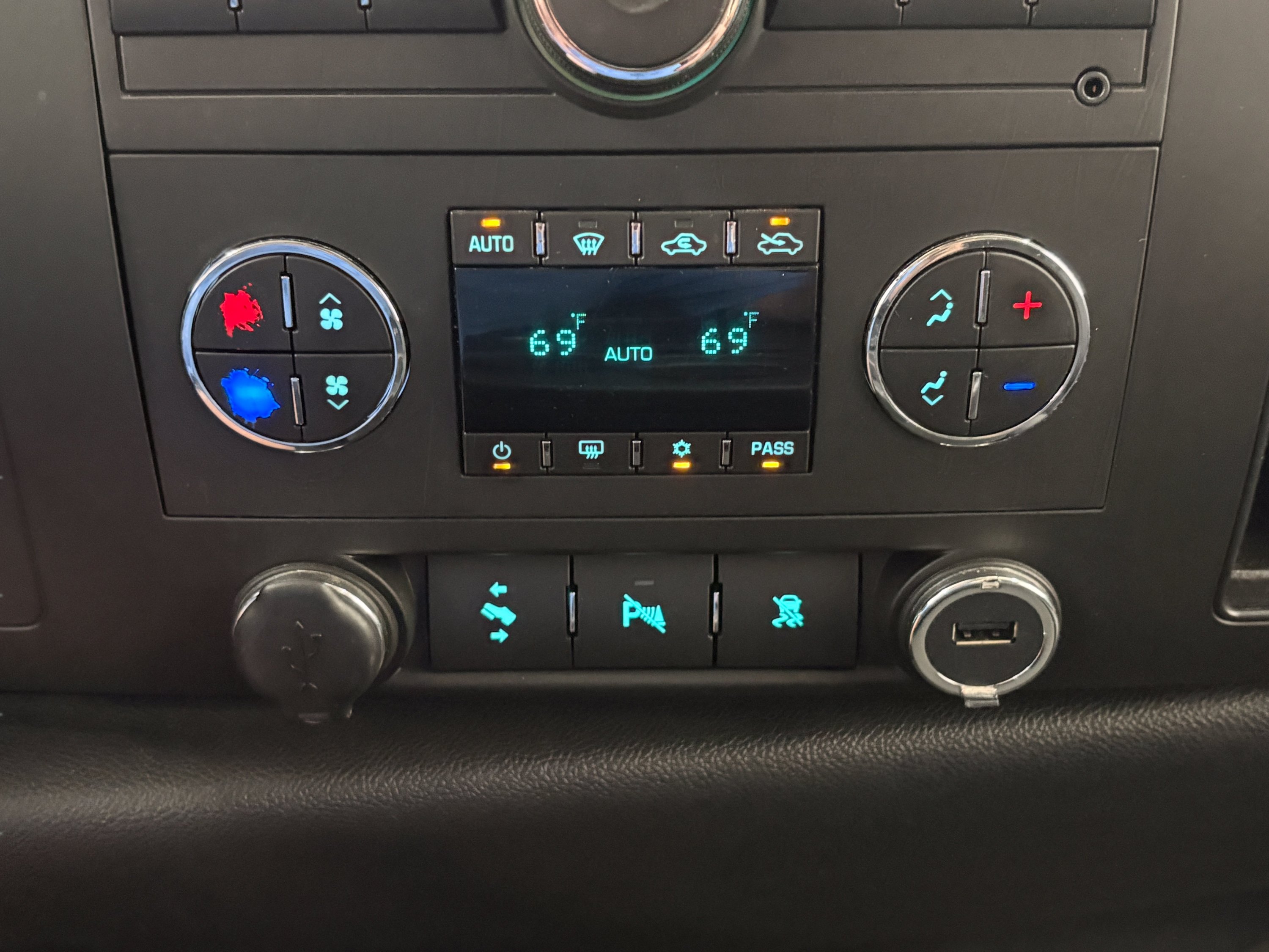 Used 2010 GMC Sierra 1500 SLE w/ Power Pack Plus AWD/4WD image 16