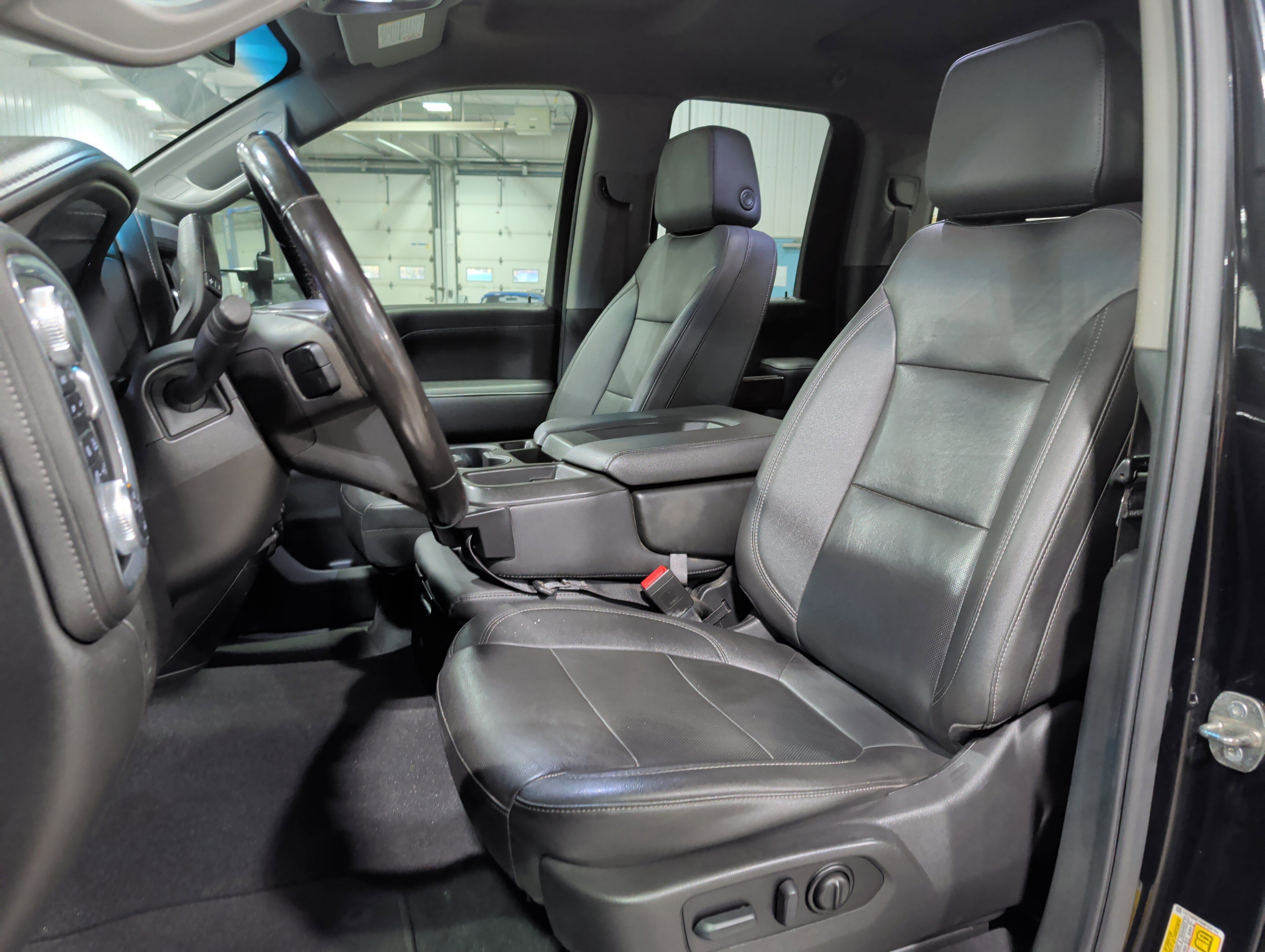 Used 2022 GMC Sierra 2500 SLT w/ X31 Off-Road Package image 7