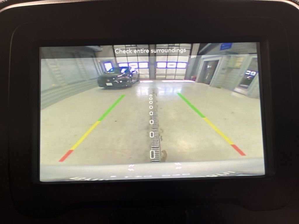 Used 2019 Jeep Renegade Latitude w/ Cold Weather Group image 26