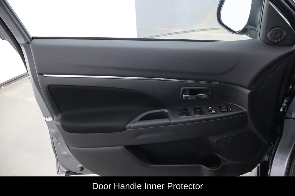 Used 2025 Mitsubishi Outlander Sport AWD image 13