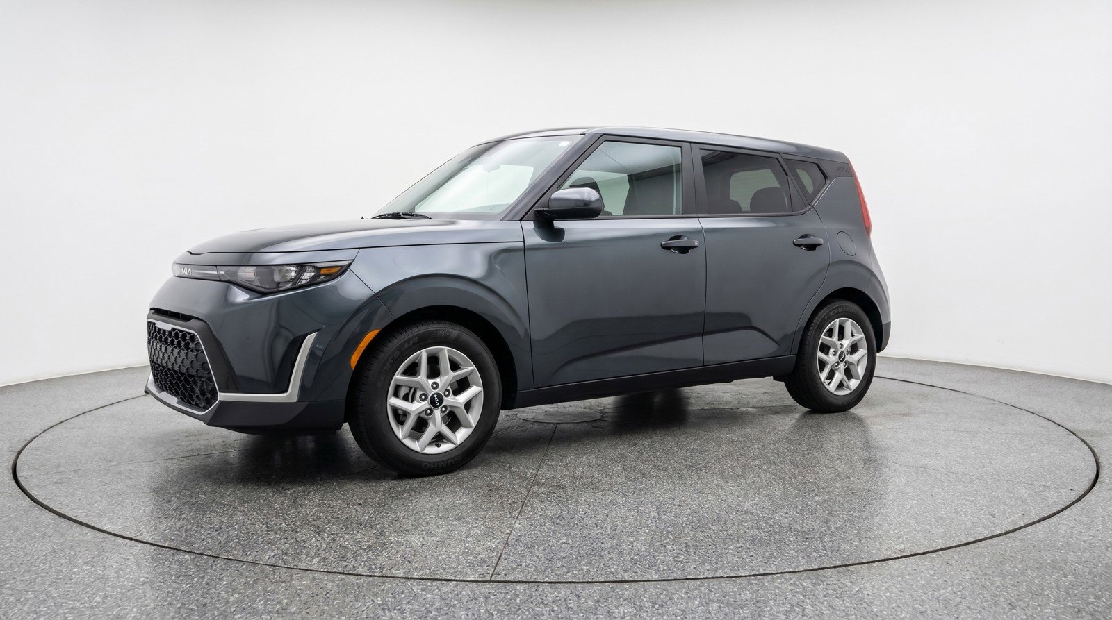 Used 2025 Kia Soul LX w/ LX Technology Package FWD image 3