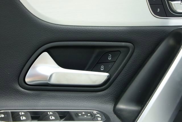 Used 2025 Mercedes-Benz CLA 250 image 33