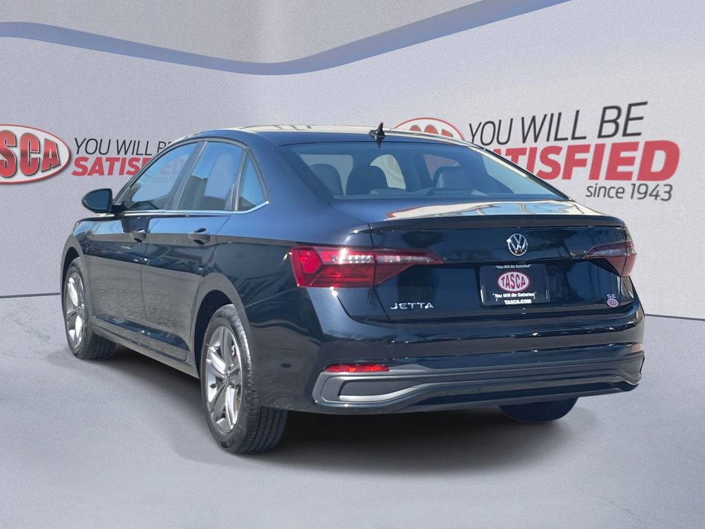 Used 2023 Volkswagen Jetta SE w/ Panoramic Sunroof Package image 8