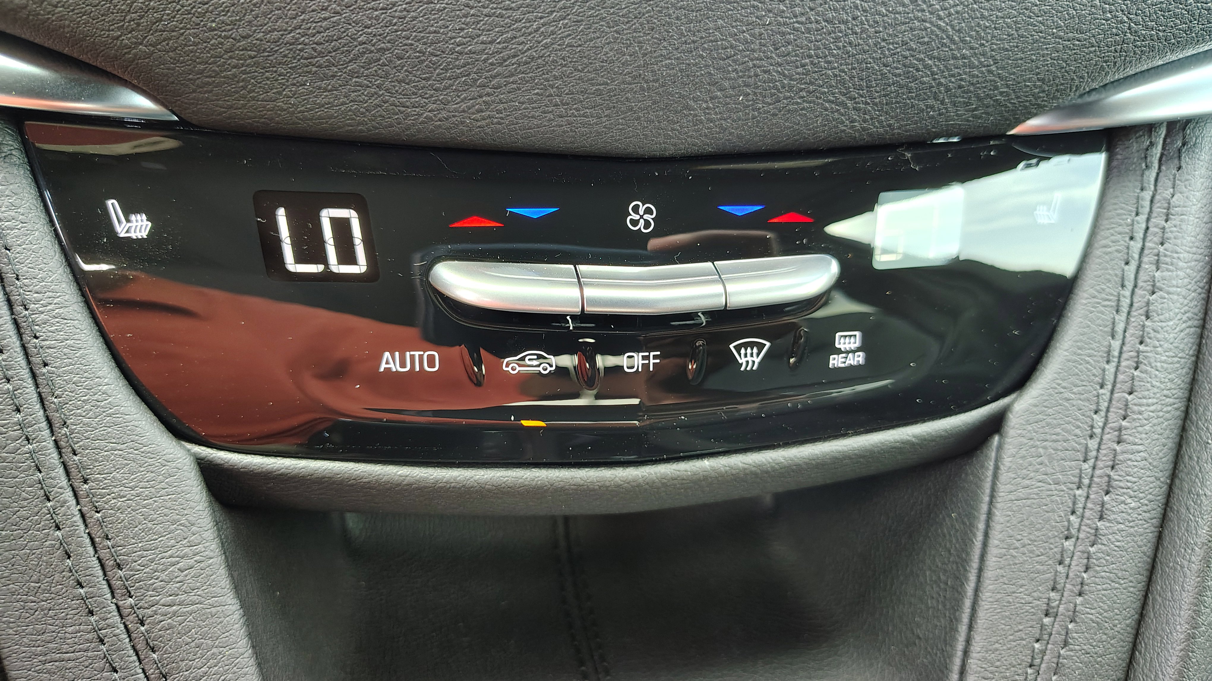 New 2025 Cadillac XT6 Luxury w/ LPO, Premium Carpet Package image 26