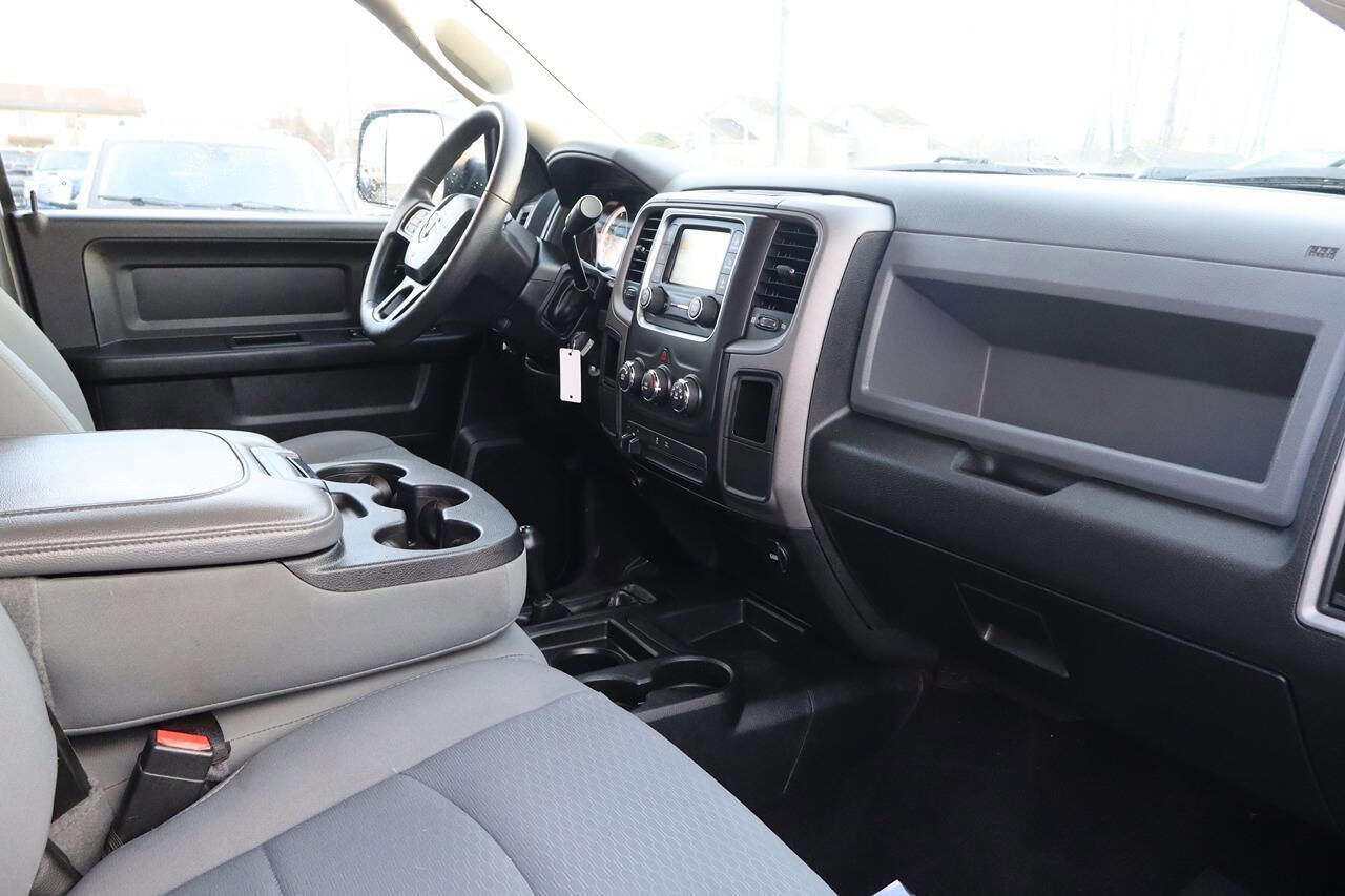 Used 2018 RAM 3500 Tradesman w/ Chrome Appearance Group image 22