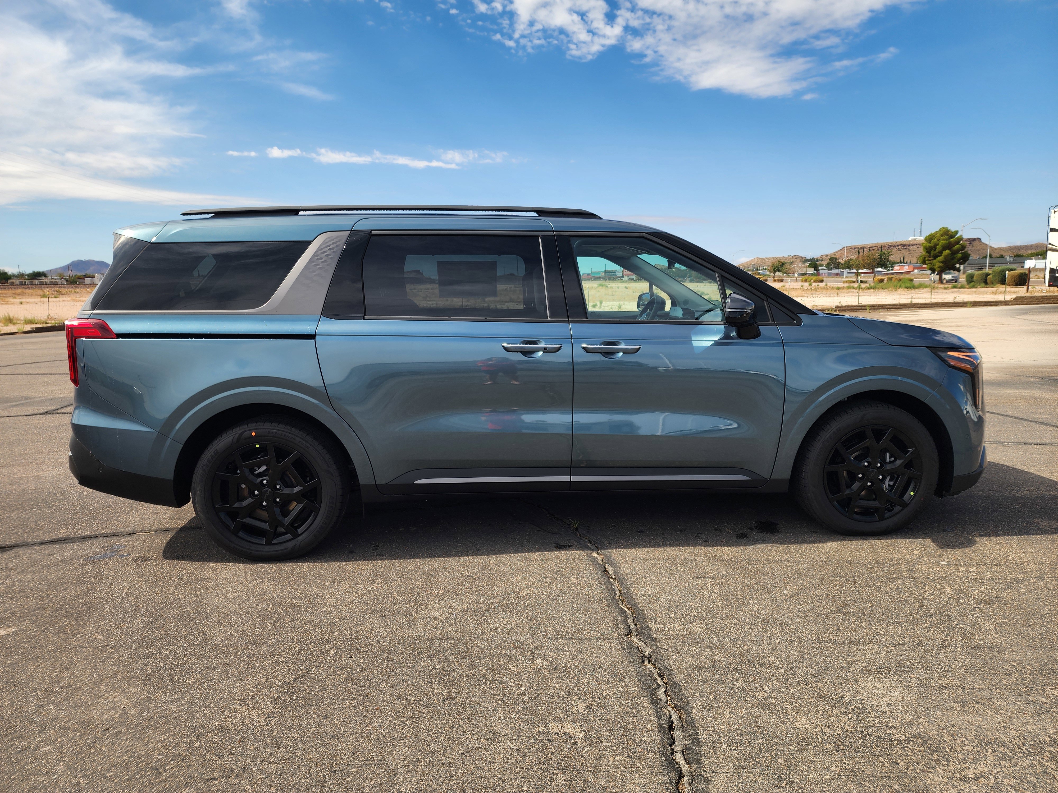 New 2026 Kia Carnival SX image 4