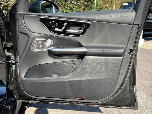 Used 2026 Mercedes-Benz GLC 300 4MATIC image 30
