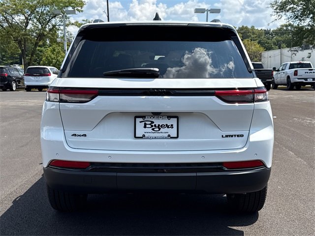 New 2025 Jeep Grand Cherokee Limited w/ Black Appearance Package image 34