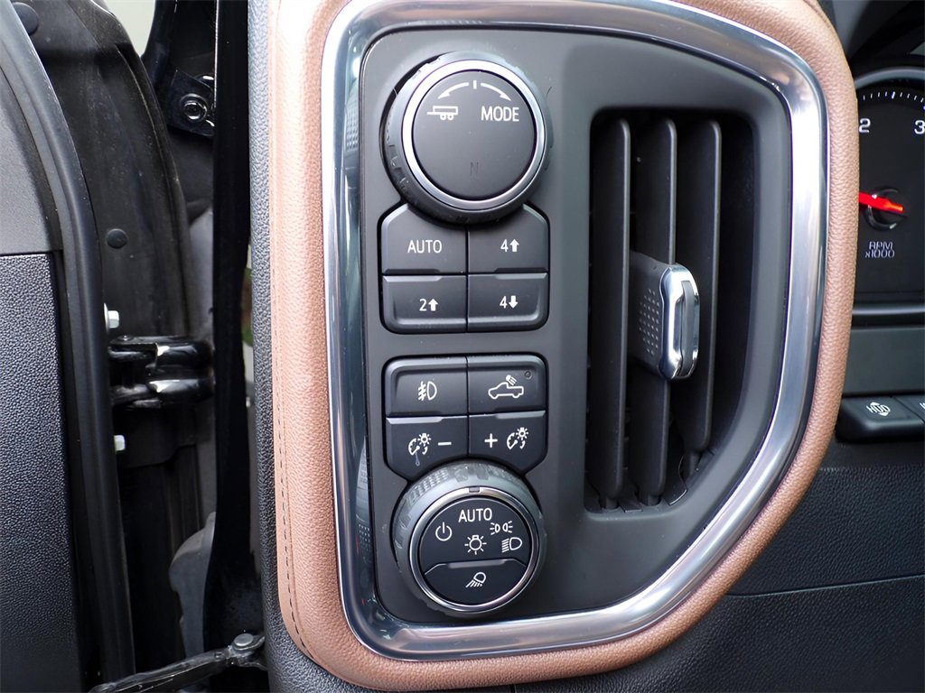 Used 2022 Chevrolet Silverado 3500 High Country w/ Technology Package image 13