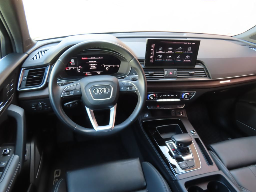 Used 2023 Audi Q5 2.0T Premium Plus w/ Premium Plus Package AWD/4WD image 4