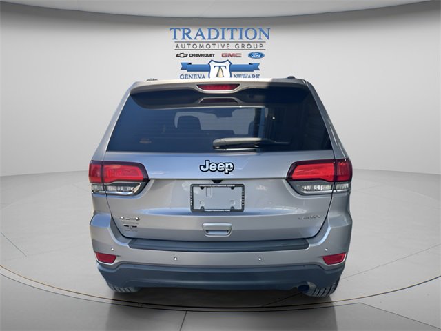 Used 2021 Jeep Grand Cherokee Laredo image 4