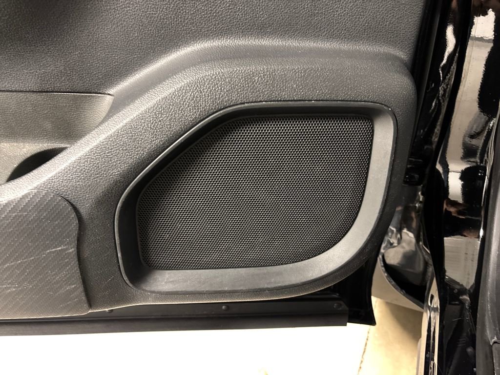 Used 2021 Nissan Titan SV w/ Accessory Utility Package image 23