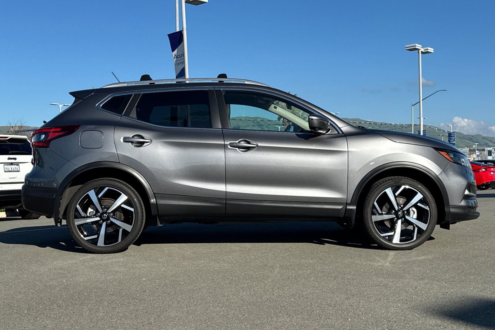 Used 2022 Nissan Rogue Sport SL image 3