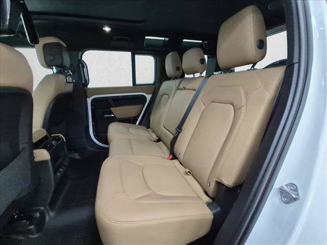 New 2026 Land Rover Defender 110 X-Dynamic SE AWD/4WD image 16