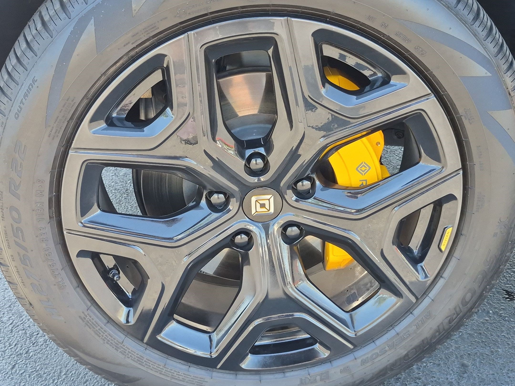 Used 2023 Rivian R1S Adventure AWD/4WD image 13