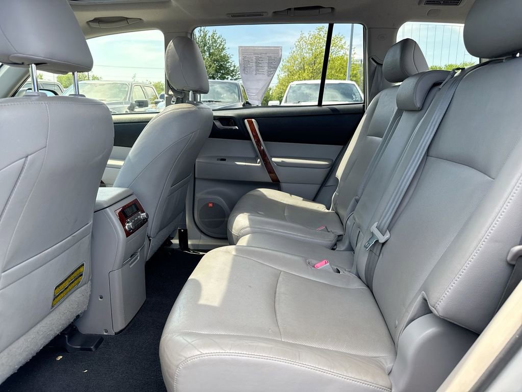 Used 2012 Toyota Highlander Limited AWD/4WD image 23