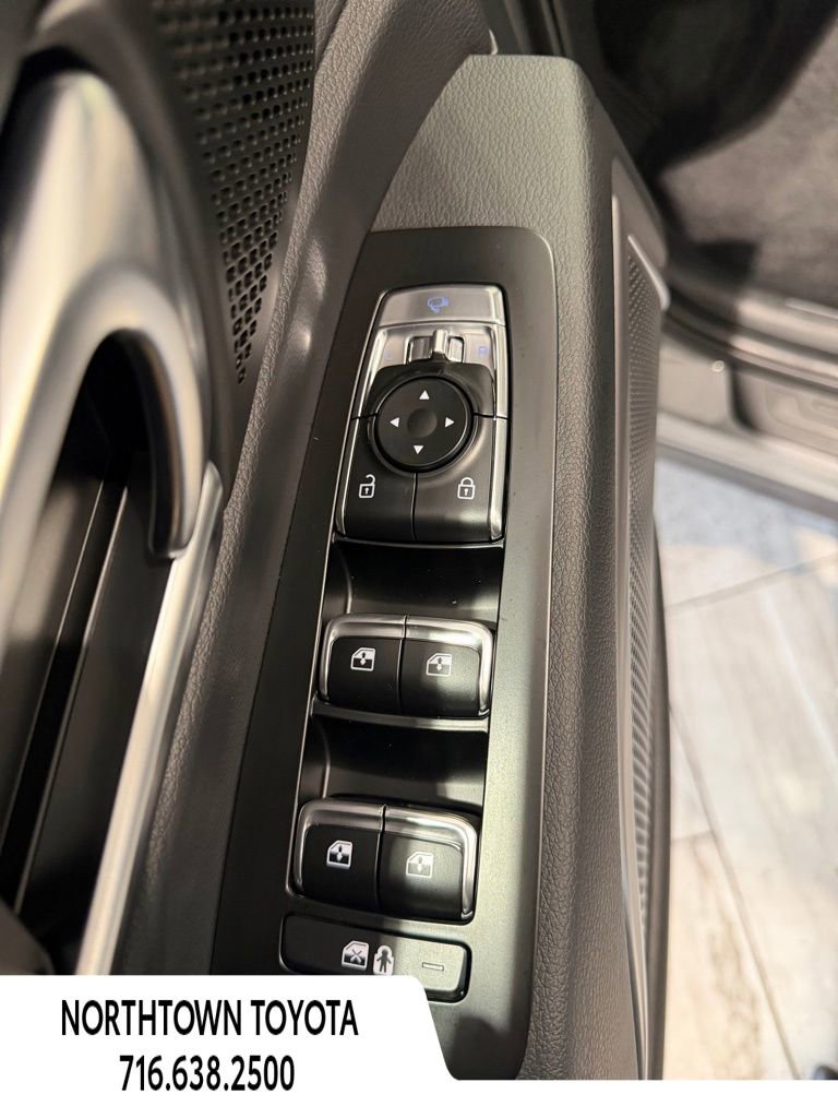 Used 2025 Kia Telluride AWD image 21