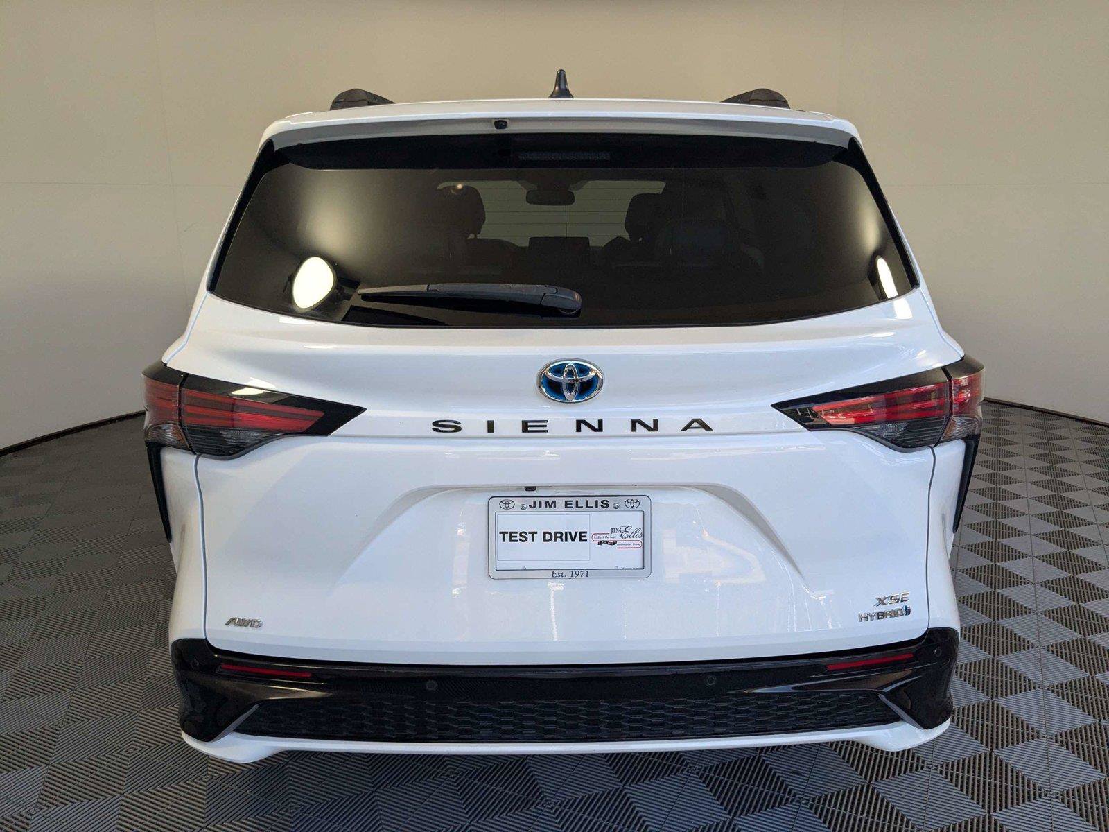 Used 2021 Toyota Sienna XSE AWD/4WD image 6