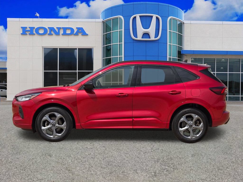 Used 2023 Ford Escape ST-Line w/ Tech Pack #1 AWD/4WD image 6
