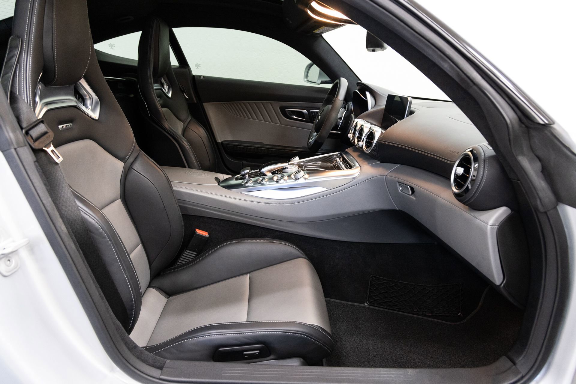 Used 2016 Mercedes-Benz AMG GT S w/ Exclusive Interior Package image 13