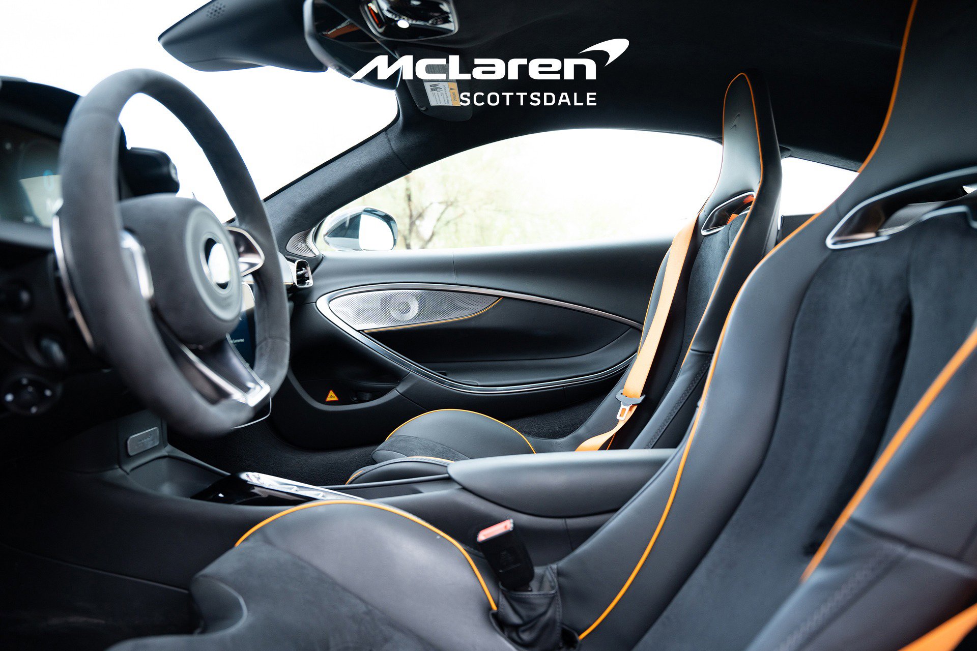 Used 2023 McLaren Artura image 22
