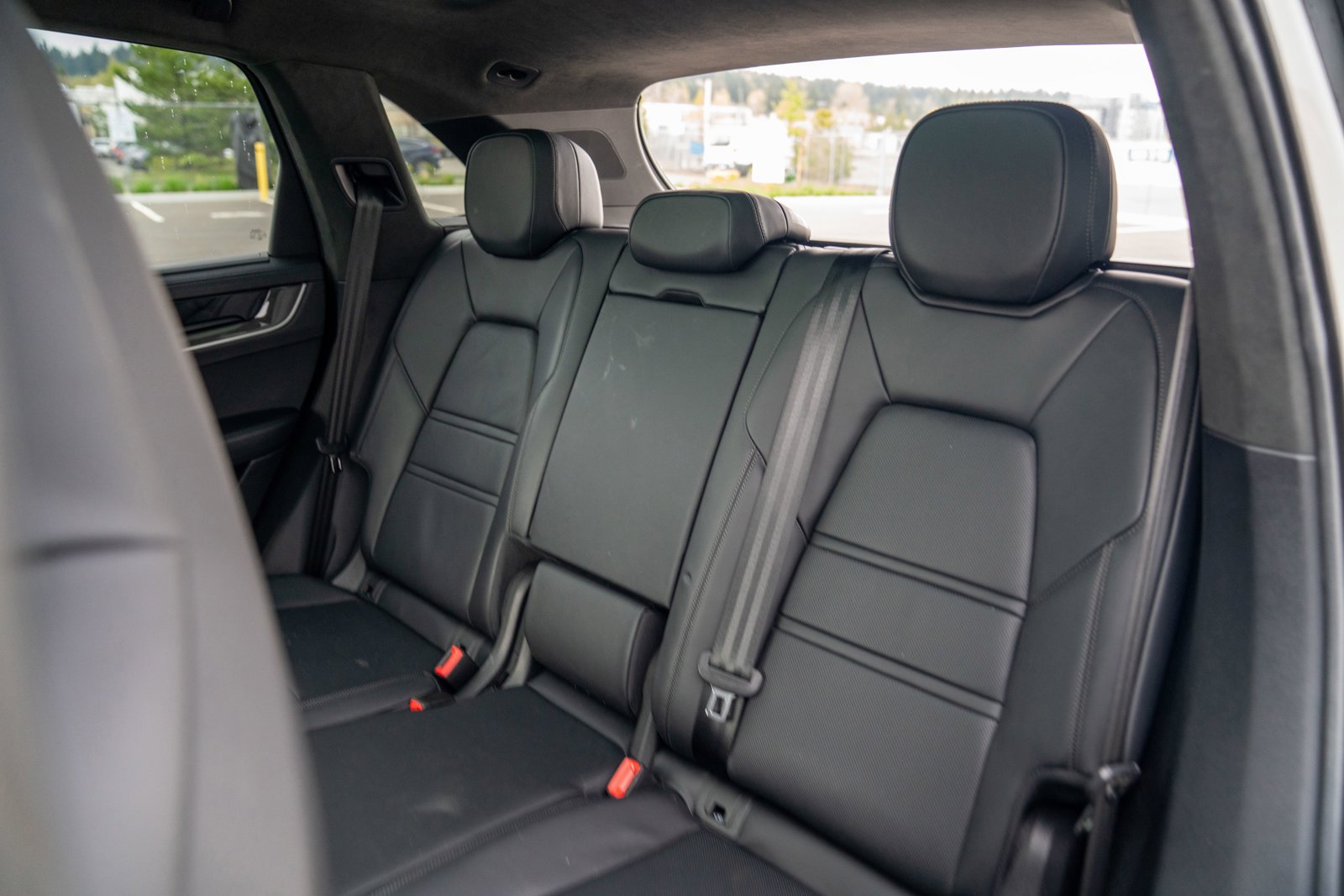 Certified 2025 Porsche Cayenne Turbo AWD/4WD image 23