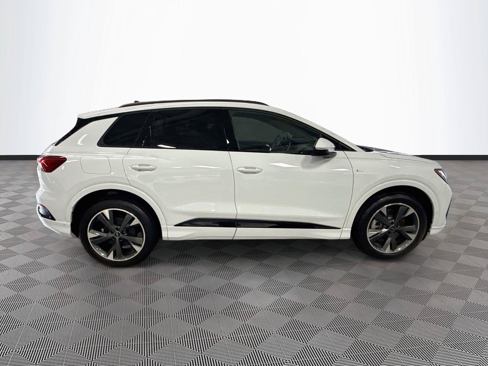 Used 2023 Audi Q4 e-tron Premium Plus w/ Premium Plus AWD/4WD image 8