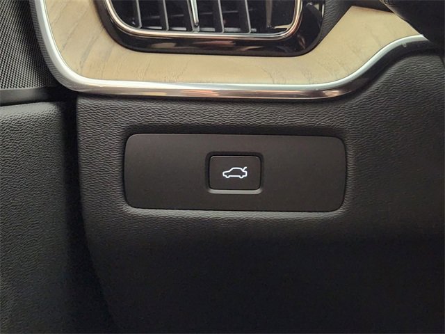 New 2026 Volvo XC60 B5 Plus w/ Protection Package Premier image 22