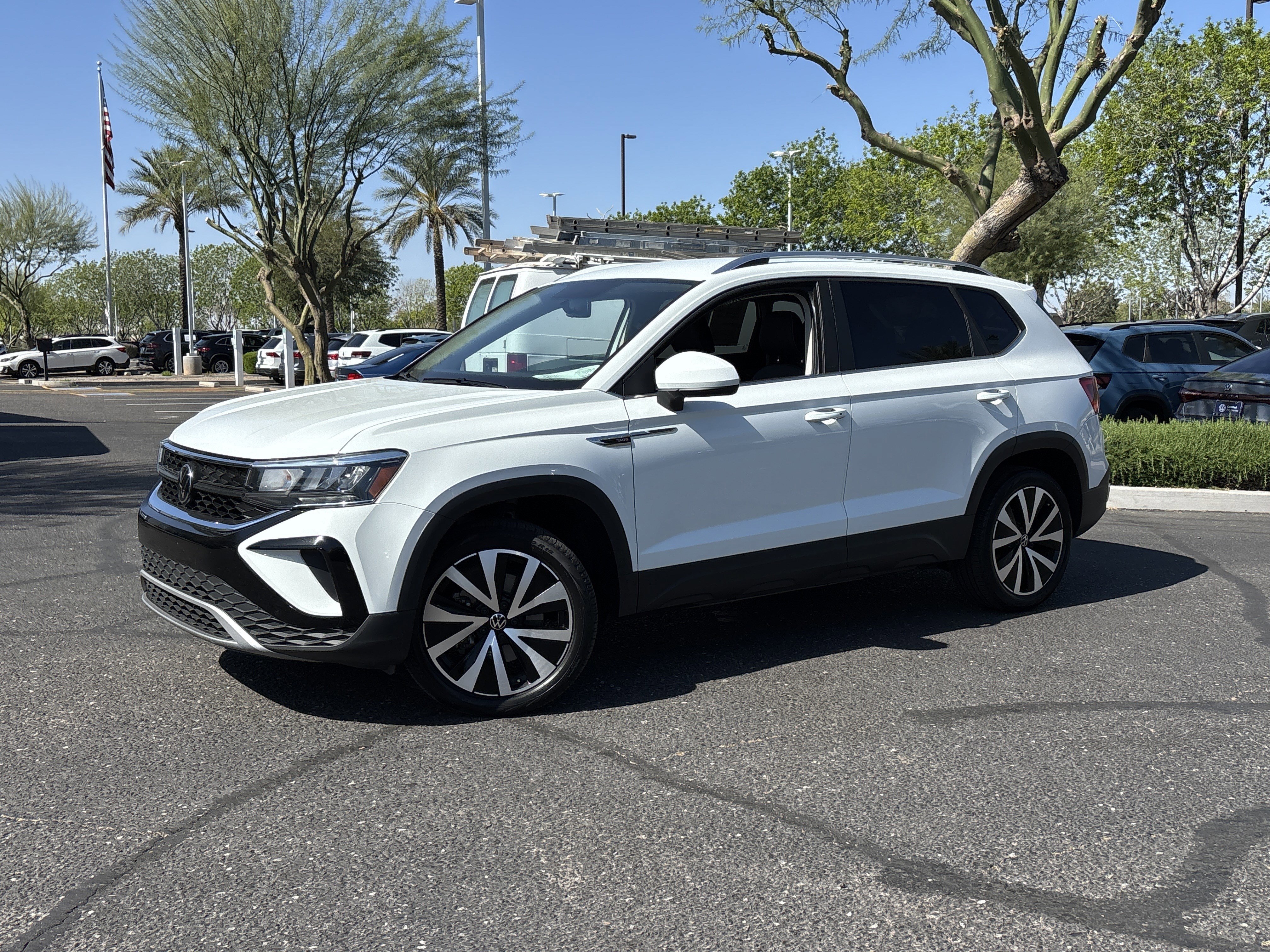 Used 2022 Volkswagen Taos SE image 32