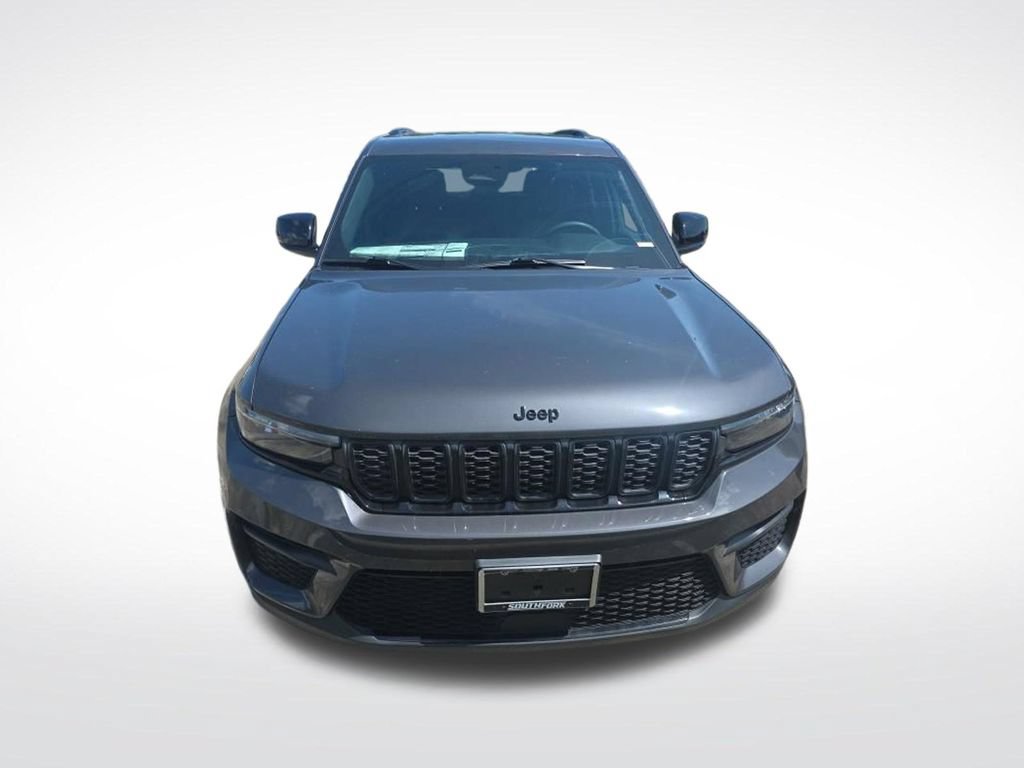 Used 2023 Jeep Grand Cherokee Altitude AWD/4WD image 7