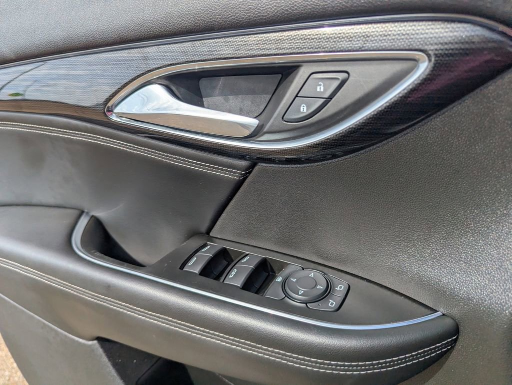 Used 2023 Buick Envision Preferred image 17