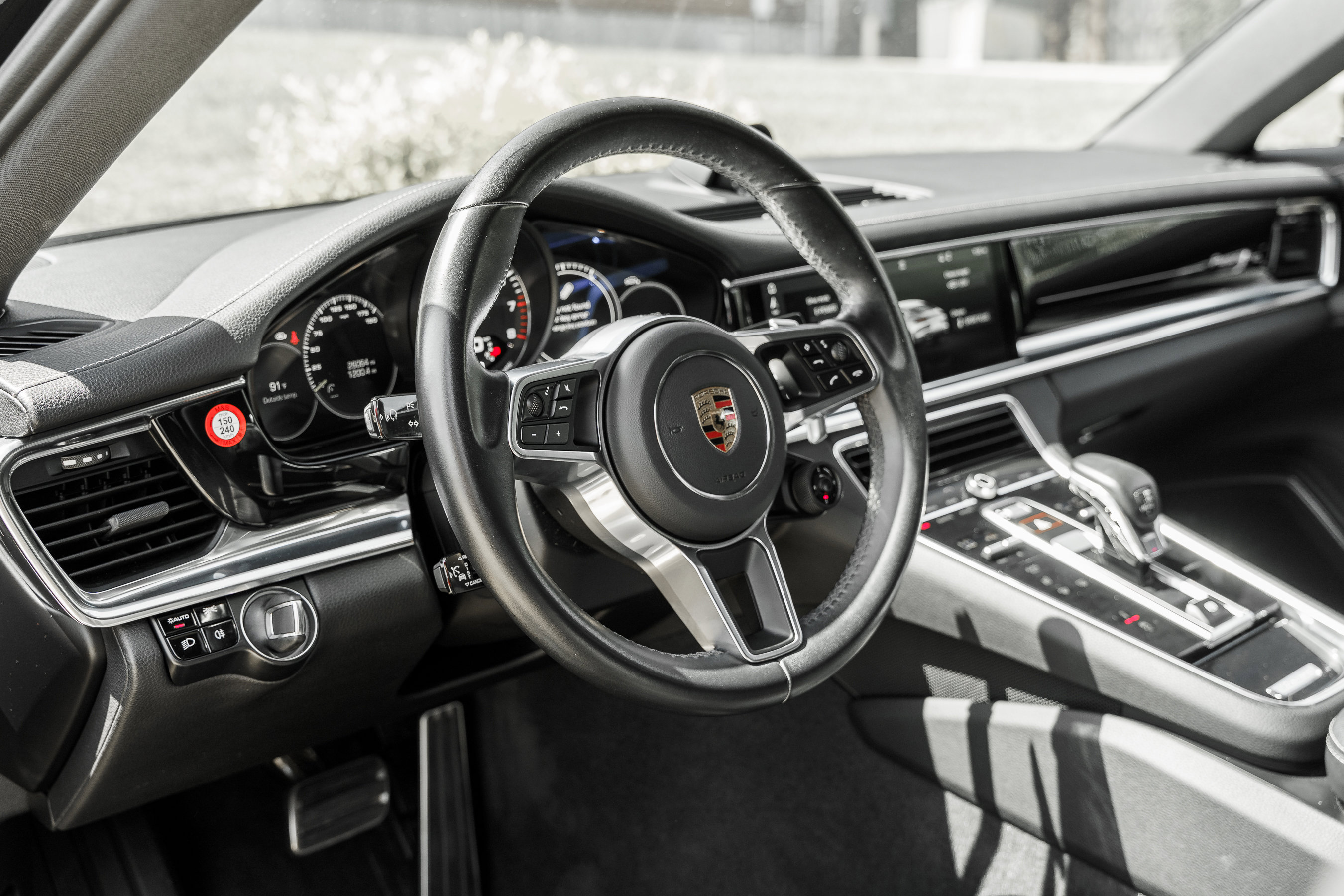 Used 2020 Porsche Panamera 4 image 9