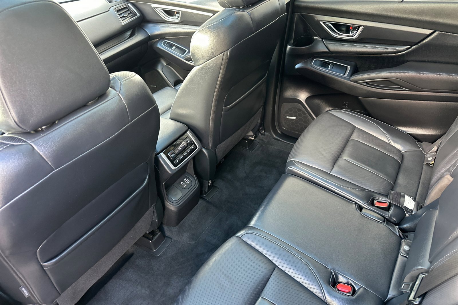 Used 2024 Subaru Ascent Limited w/ Technology Package image 12